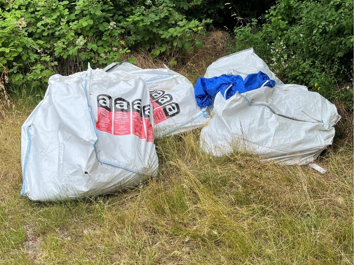 Polizei bittet um Hinweise – Big Packs mit Müll abgelegt